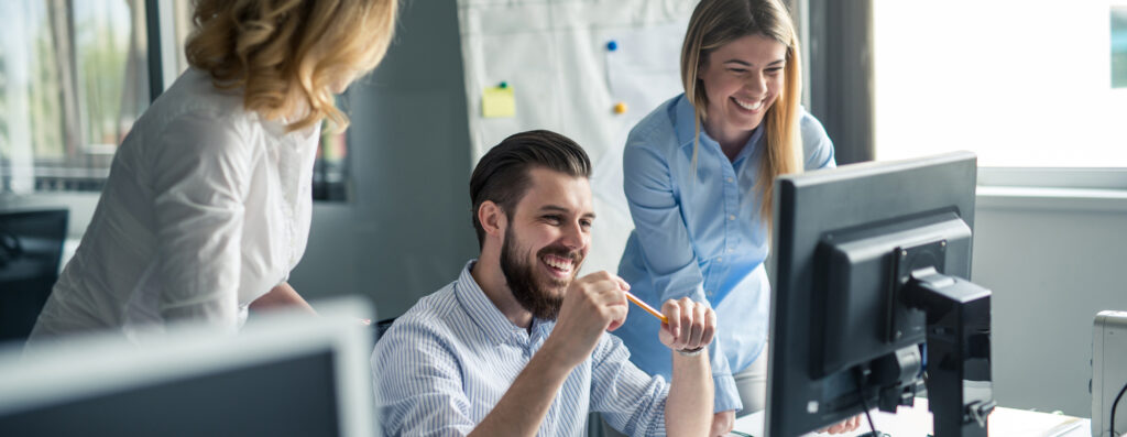 AU-DELA-DES-FRONTIERES