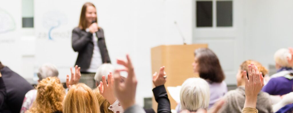 GERER LES ECHANGES AVEC UN PUBLIC HOSTILE