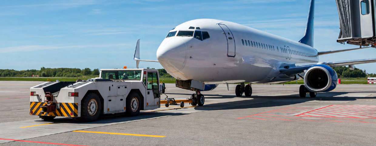 Assistance_en_piste_tractage_avion